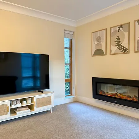 Riverside City-centre With Parking アパート *