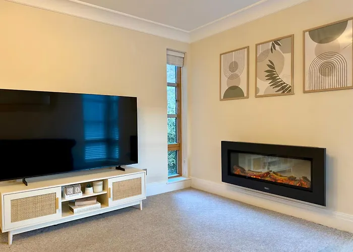 Riverside City-centre With Parking アパート *