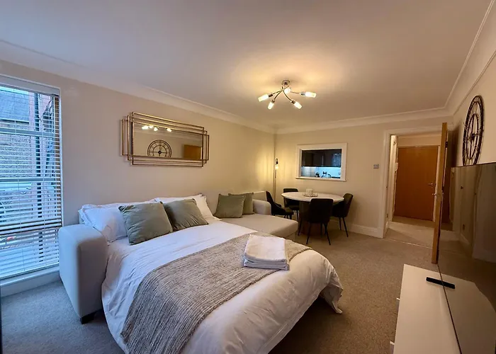 Riverside City-centre With Parking ヨーク